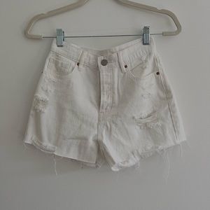 White jean shorts from pacsun and size 24